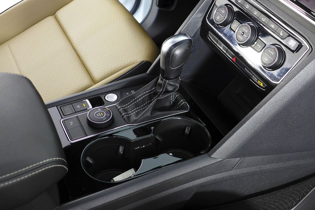 Thumbnail: 2023 Volkswagen Atlas - 15