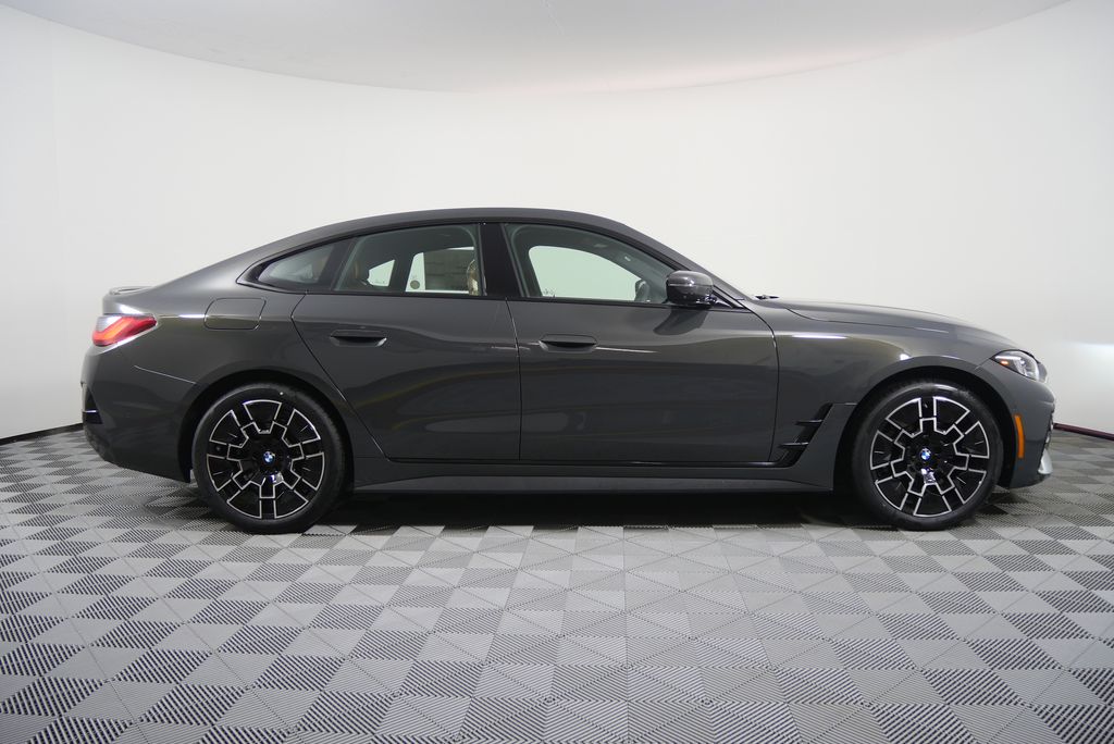 Thumbnail: 2026 BMW 4 Series - 2
