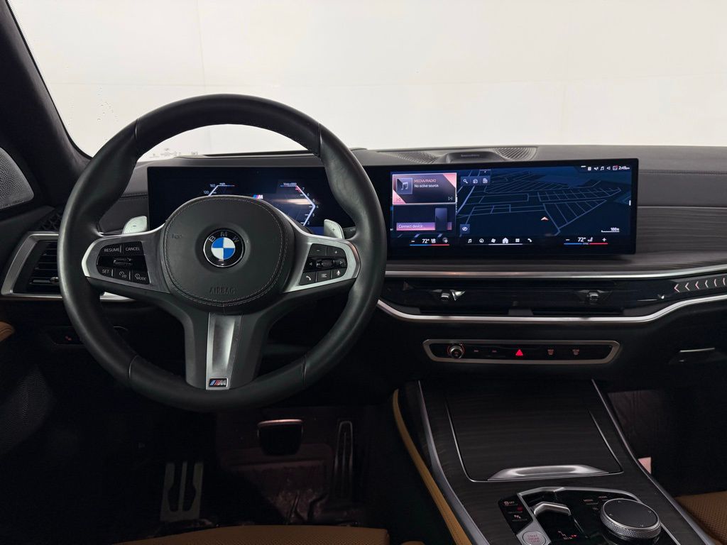 Thumbnail: 2024 BMW X7 - 15