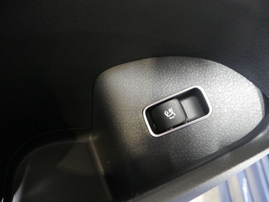 Thumbnail: 2026 Mercedes-Benz GLE - 19