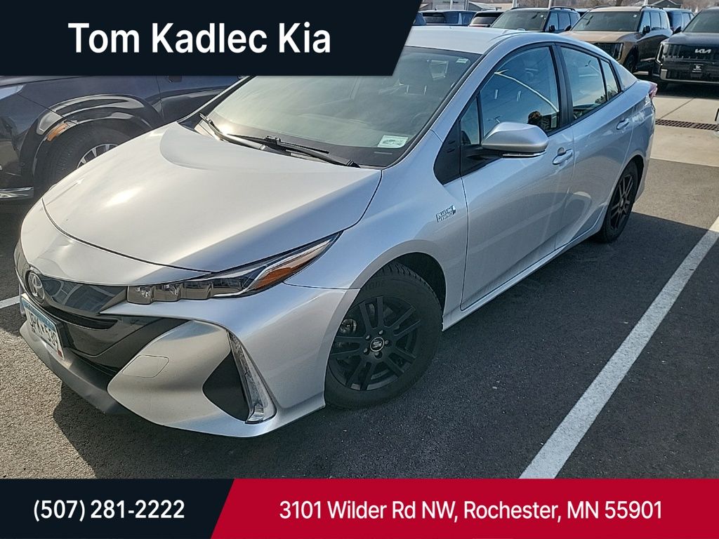 Silver 2021 Toyota Prius Prime XLE FWD Hatchback Front-Wheel Drive Continuously Variable Transmission