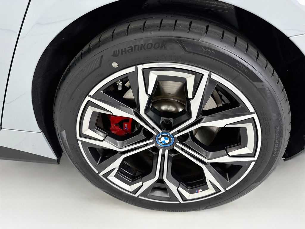 Thumbnail: 2024 BMW i4 - 30