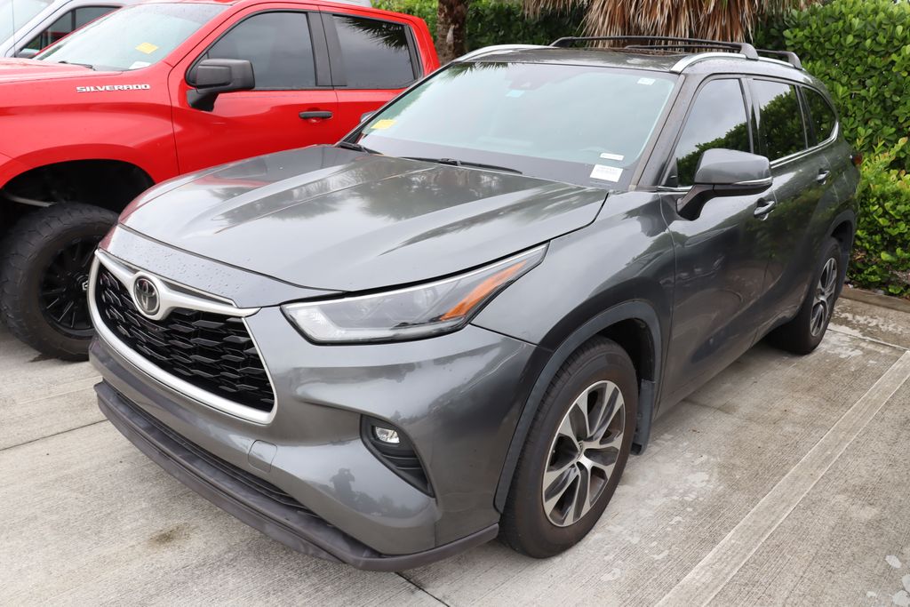 Thumbnail: 2021 Toyota Highlander - 2