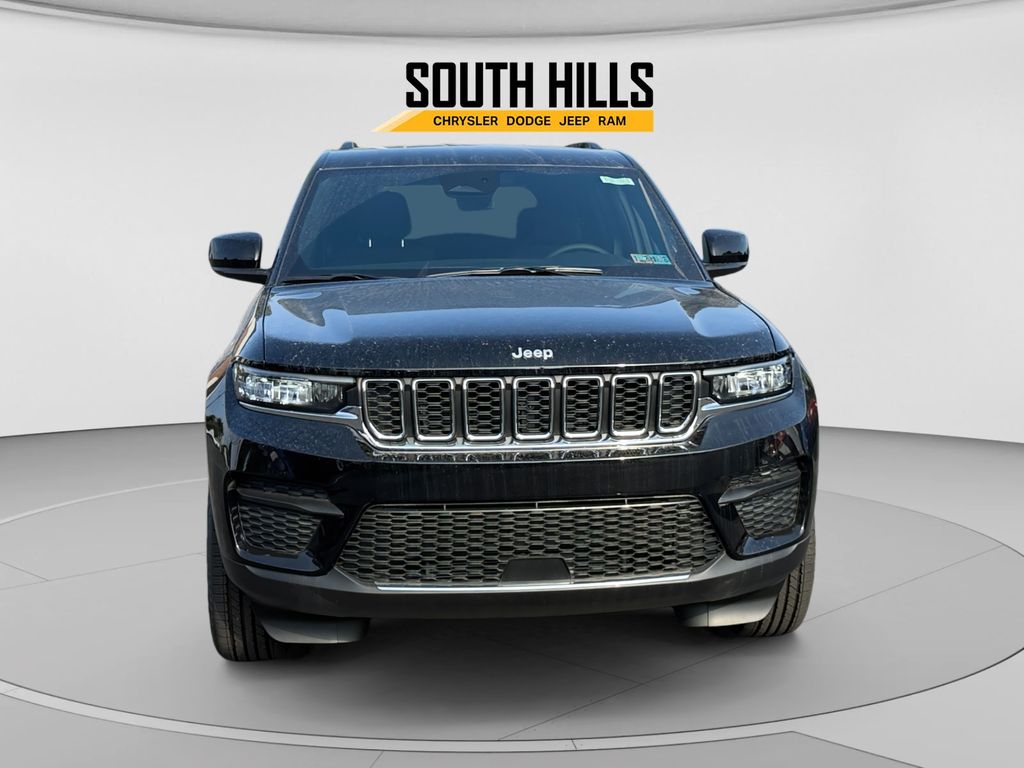 2025 Jeep Grand Cherokee Laredo Black at Spitzer Acura
