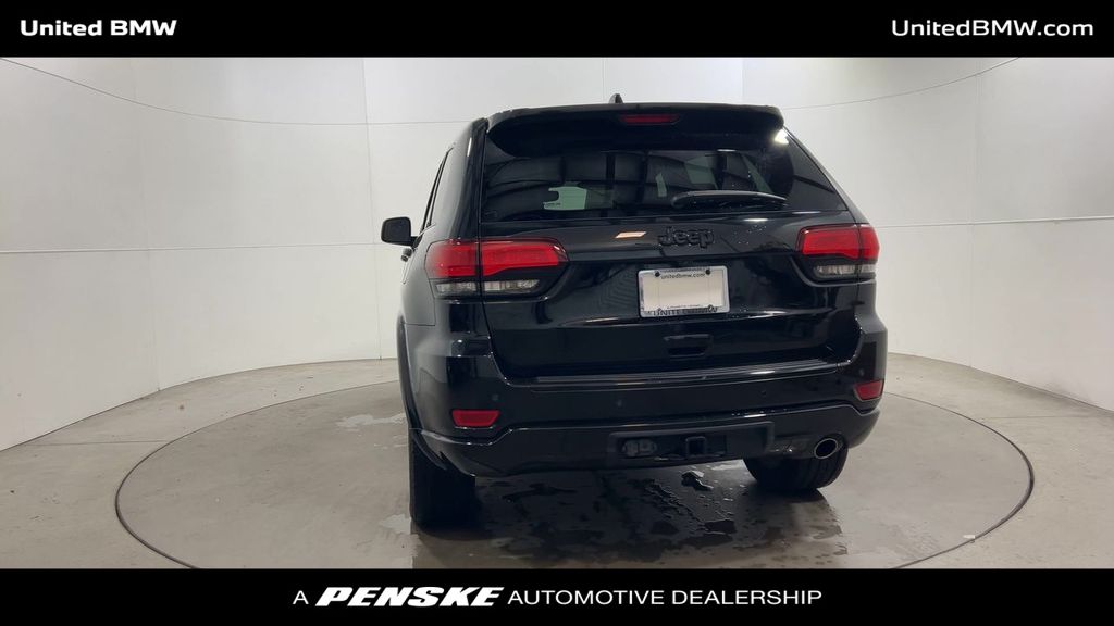 Thumbnail: 2017 Jeep Grand Cherokee - 7