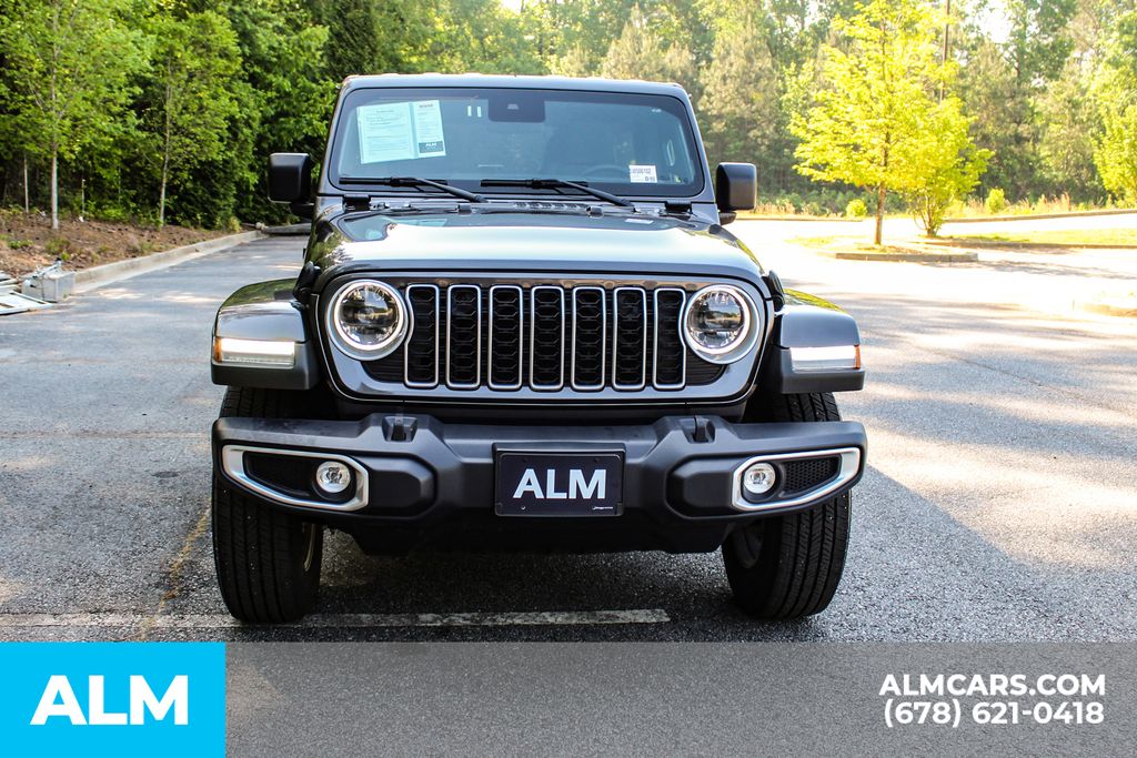 Used 2025 Gray Jeep Sahara image 10
