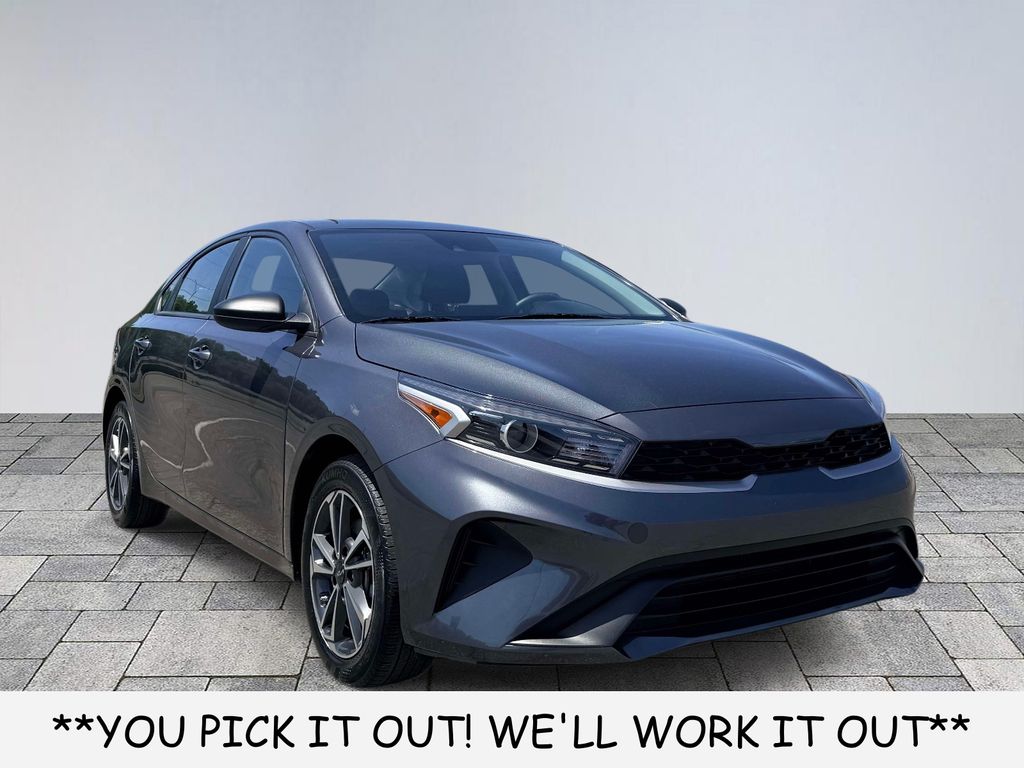 Gray 2023 Kia Forte LXS FWD Sedan Front-Wheel Drive Continuously Variable Transmission