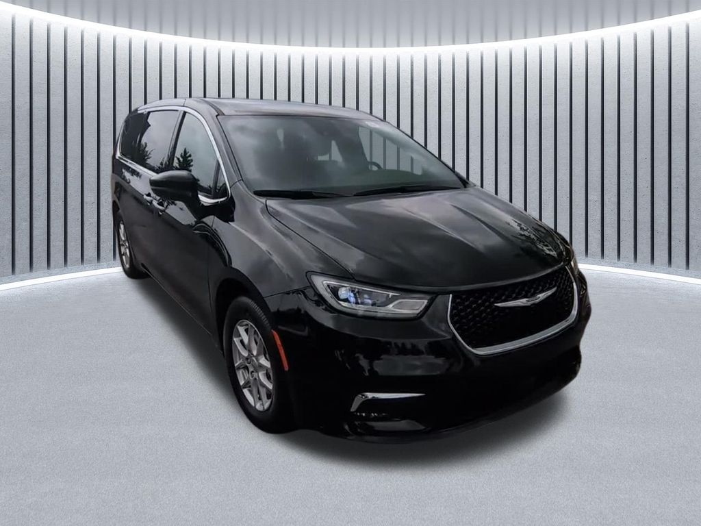 Diamond Black Crystal Pearlcoat 2025 Chrysler Pacifica Select FWD Minivan Front-Wheel Drive 9-Speed Automatic