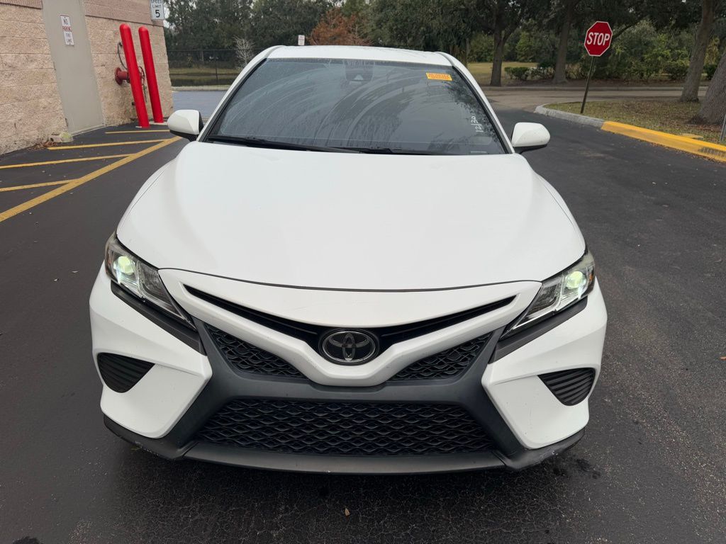 2020 Toyota Camry SE 8