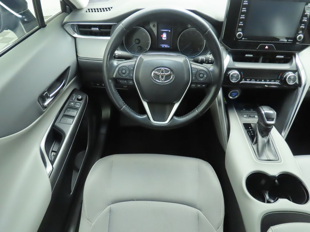 2021 Toyota Venza LE 10
