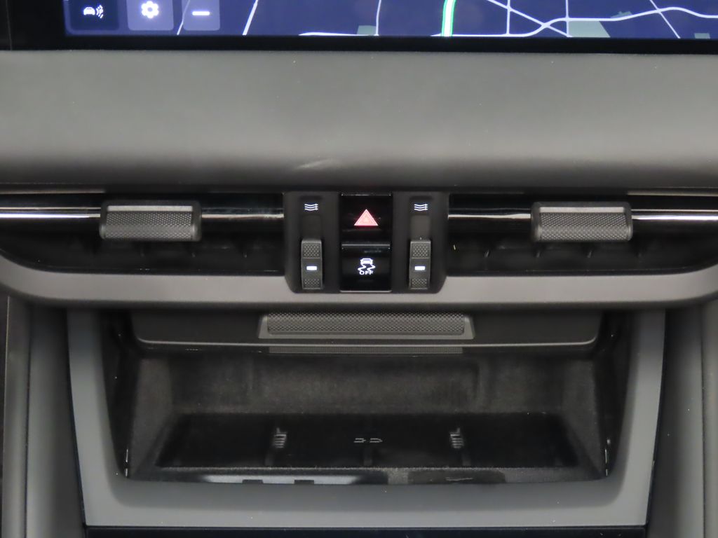 Thumbnail: 2025 Porsche Macan - 28