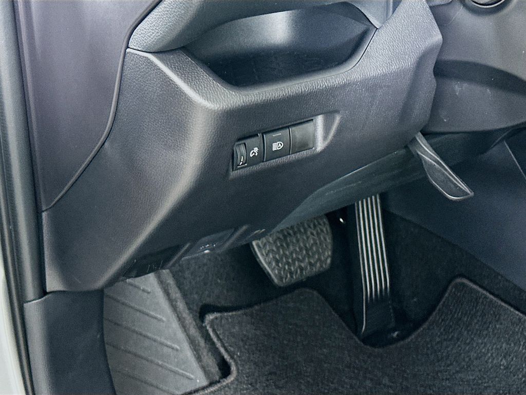 Thumbnail: 2025 Toyota RAV4 - 10