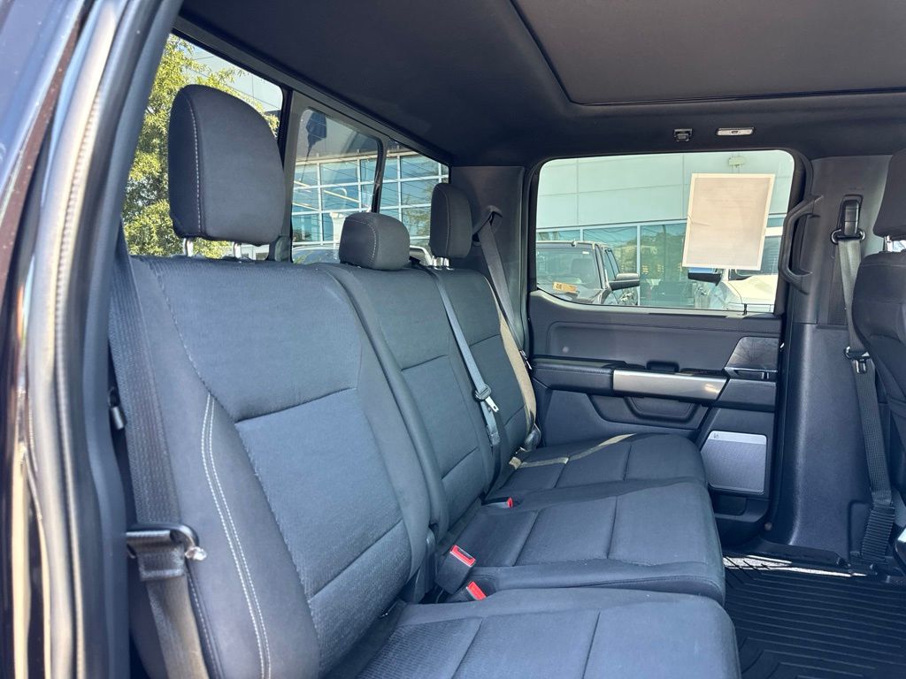 Used 2022 Black Ford XLT image 19