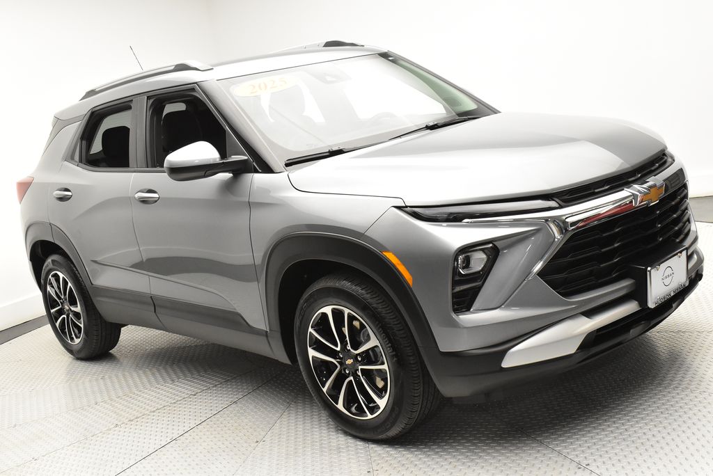 Thumbnail: 2025 Chevrolet TrailBlazer - 3