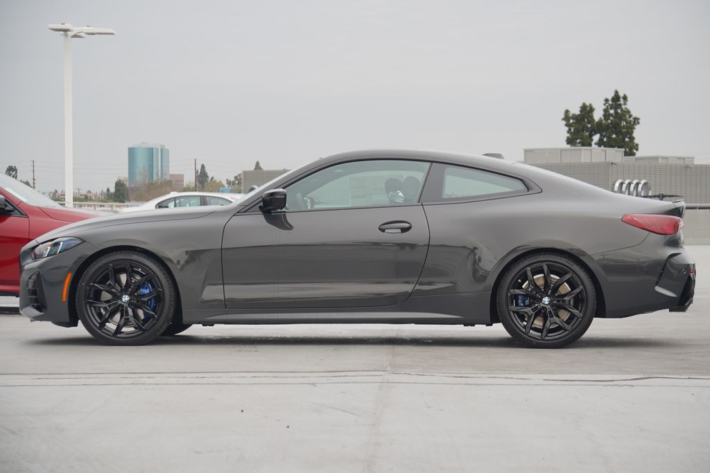 Thumbnail: 2025 BMW 4 Series - 4