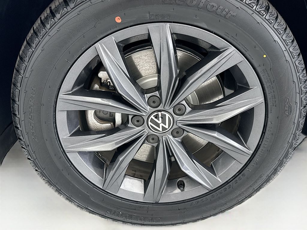 Thumbnail: 2022 Volkswagen Tiguan - 28