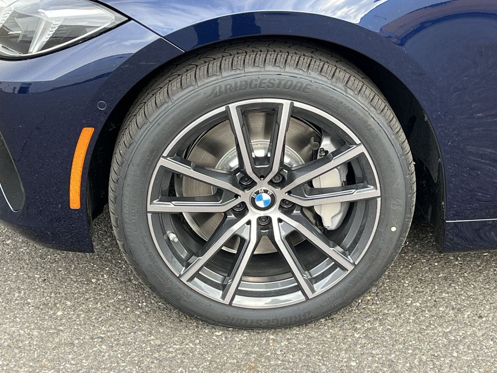 Thumbnail: 2026 BMW 4 Series - 10