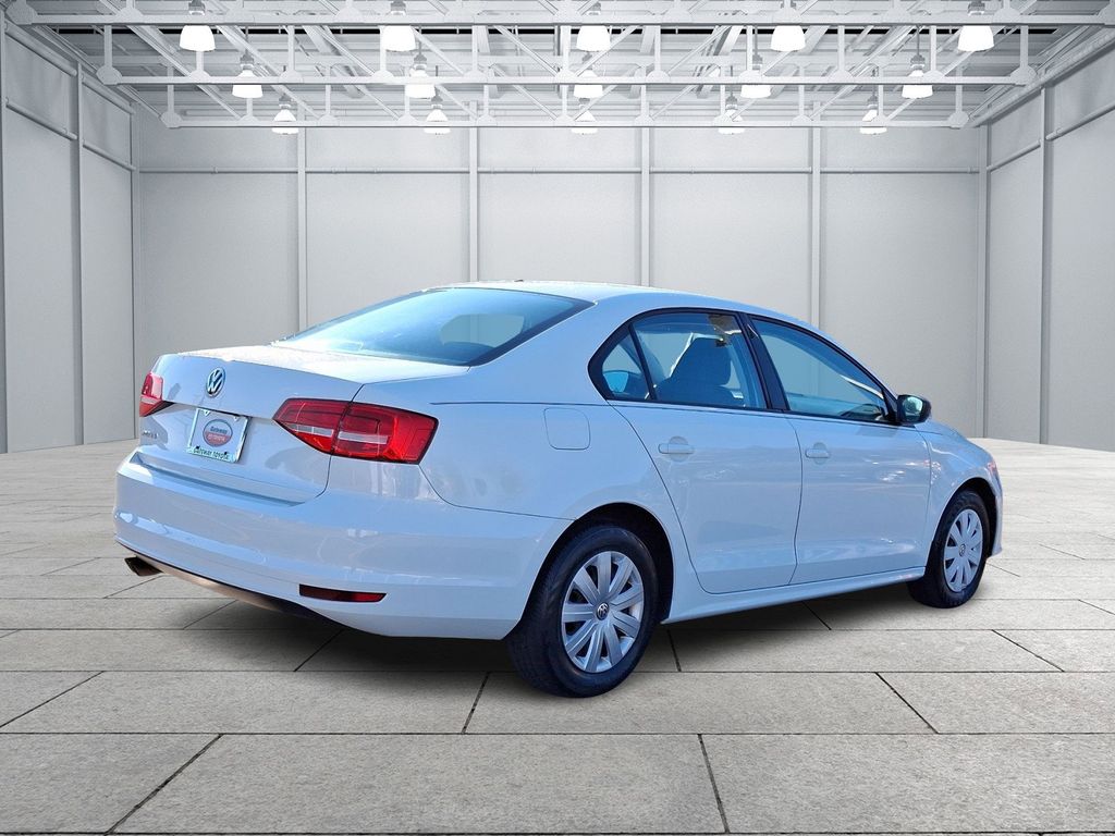 2015 Volkswagen Jetta S 4