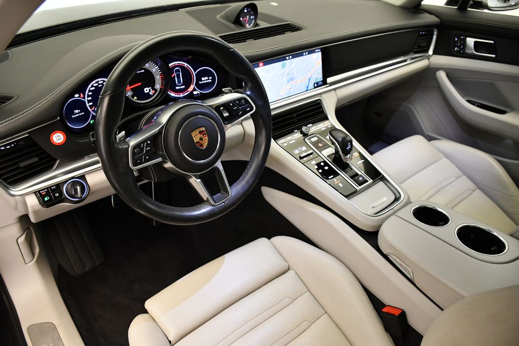 Thumbnail: 2018 Porsche Panamera - 4