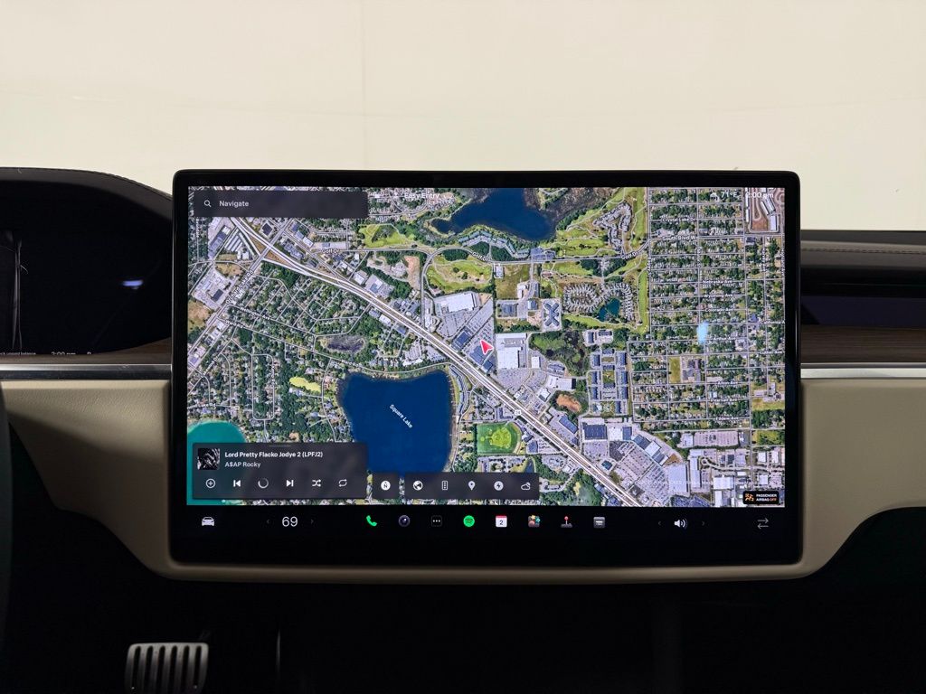 Thumbnail: 2021 Tesla Model S - 16
