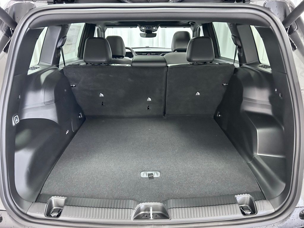 new 2026 Jeep Cherokee car, priced at $43,185