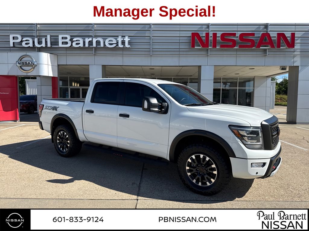 2023 Nissan Titan PRO-4X Crew Cab 4WD