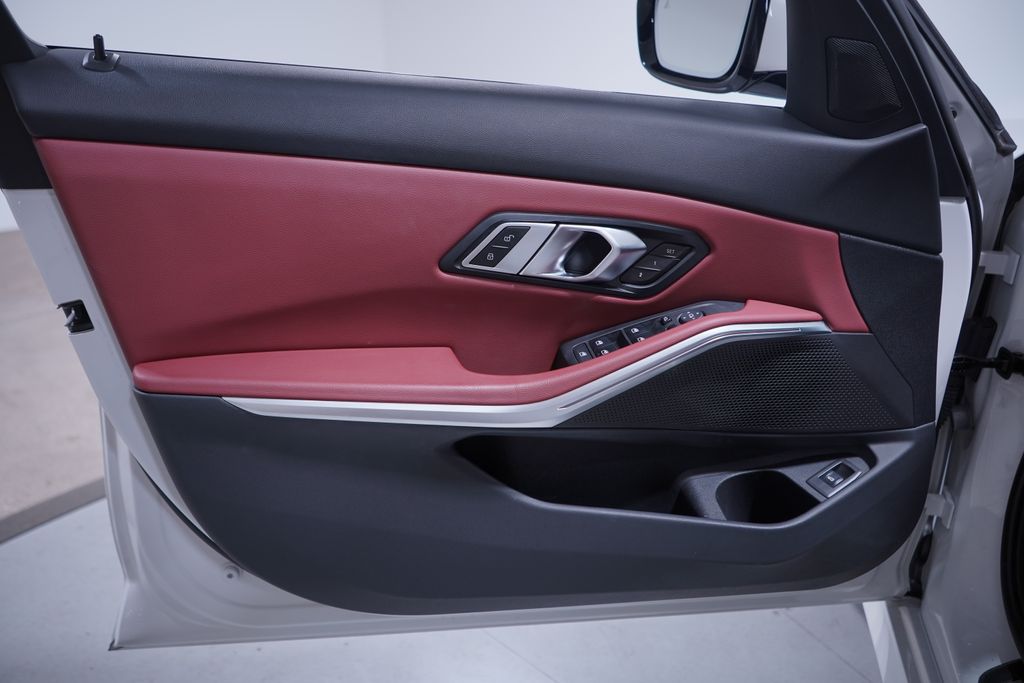 Thumbnail: 2023 BMW 3 Series - 16