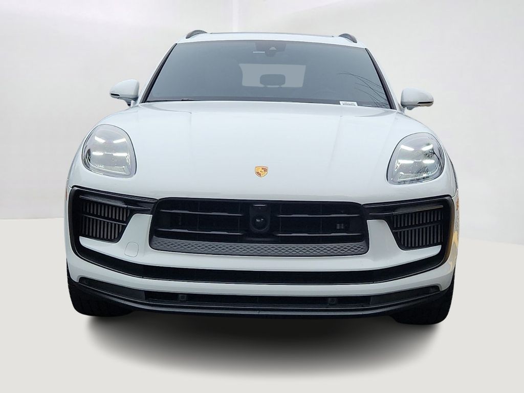 Thumbnail: 2022 Porsche Macan - 2