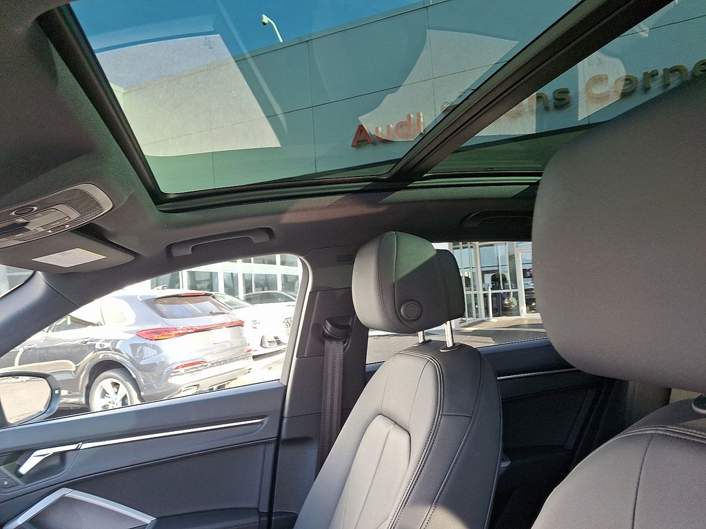 Thumbnail: 2025 Audi Q3 - 14