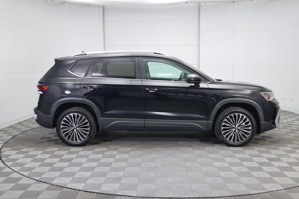 2025 Volkswagen Taos SE 5