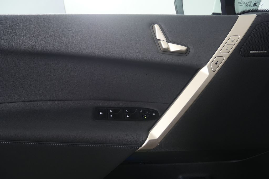 Thumbnail: 2024 BMW iX - 8