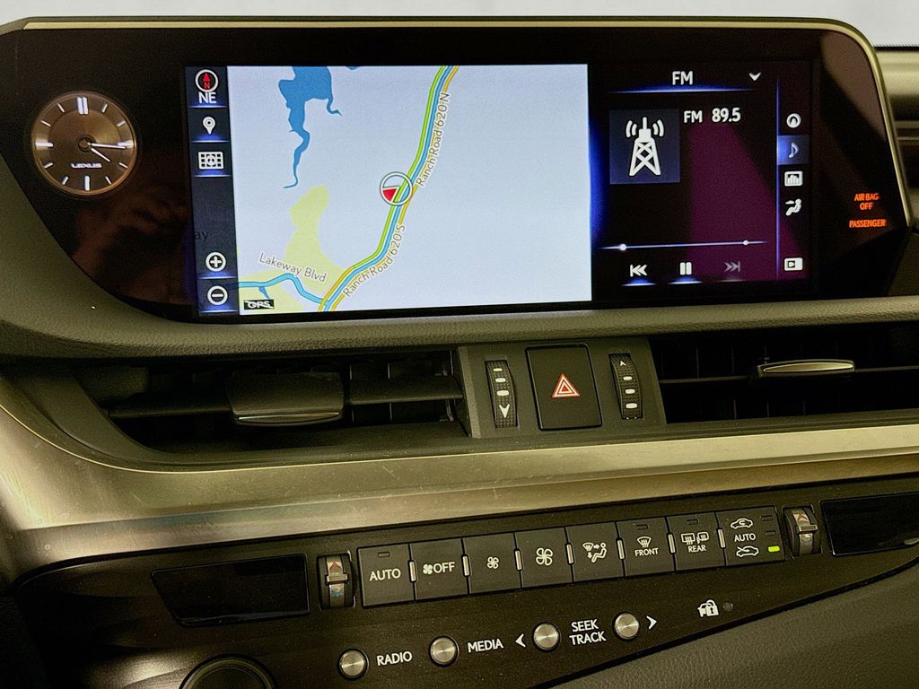 Thumbnail: 2019 Lexus ES - 13