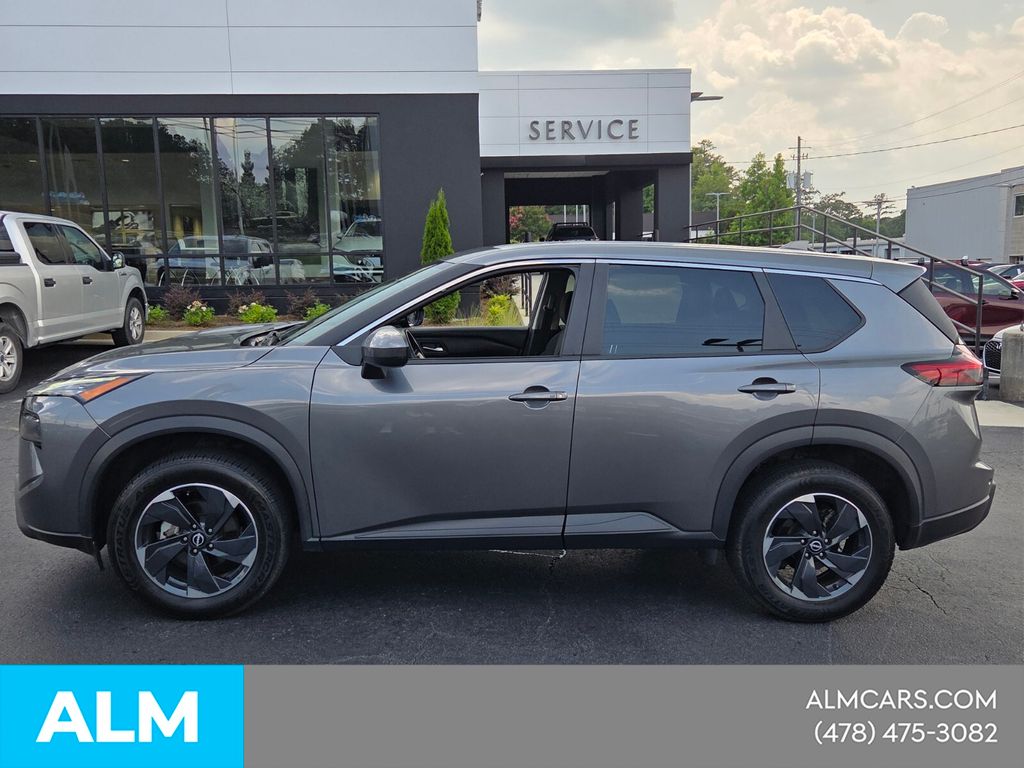 Used 2024 Gray Nissan SV image 4