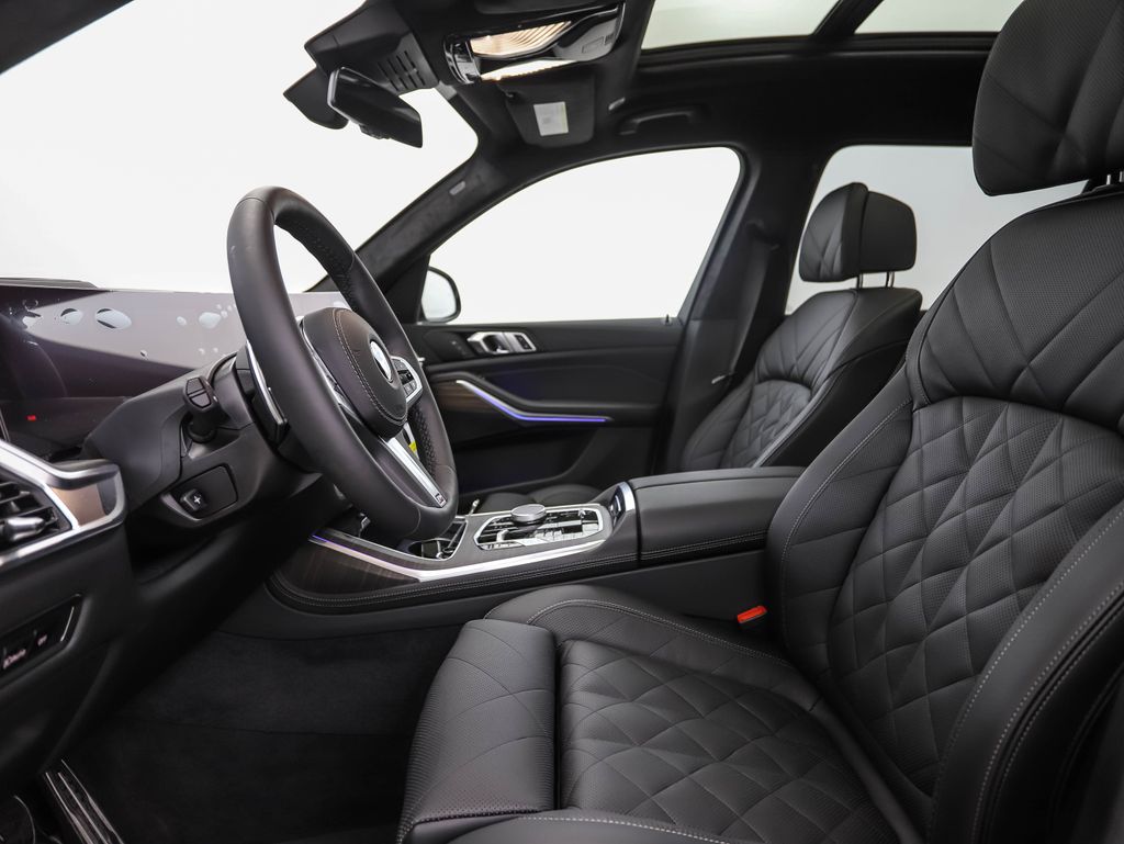 Thumbnail: 2026 BMW X7 - 11