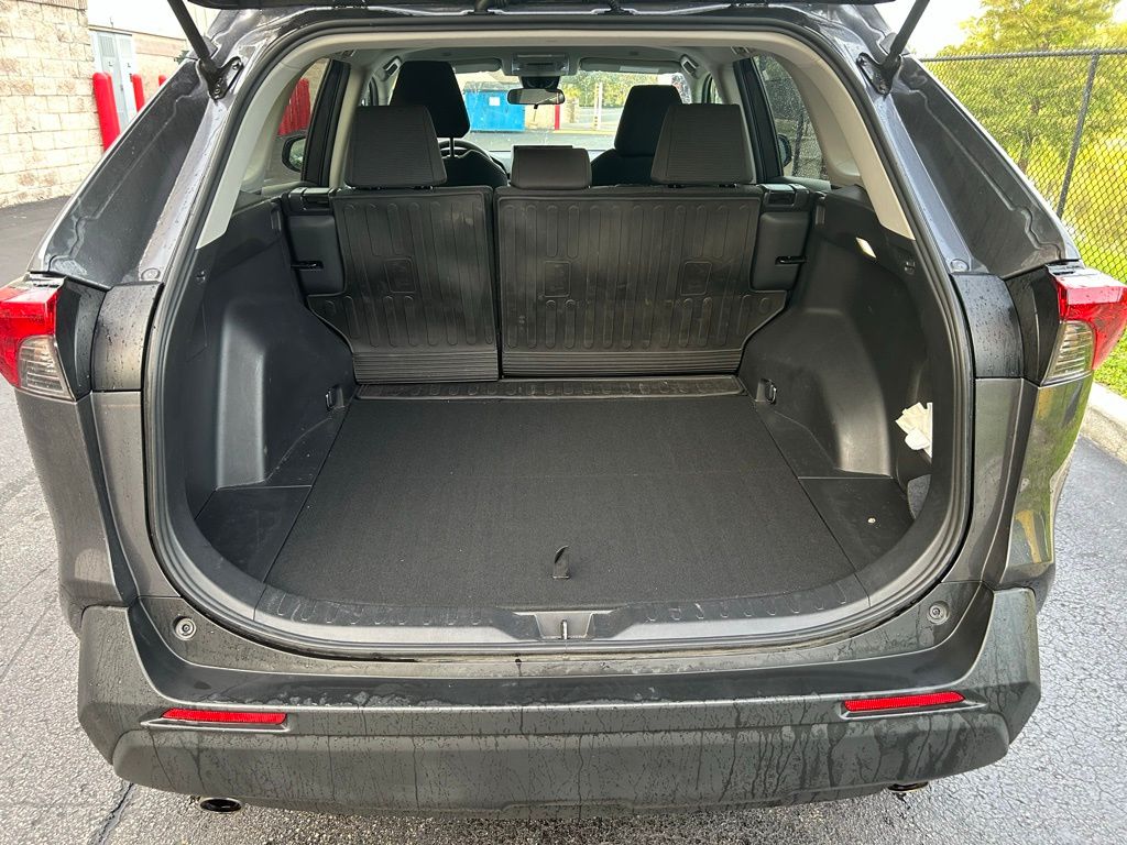 2024 Toyota RAV4 LE 10