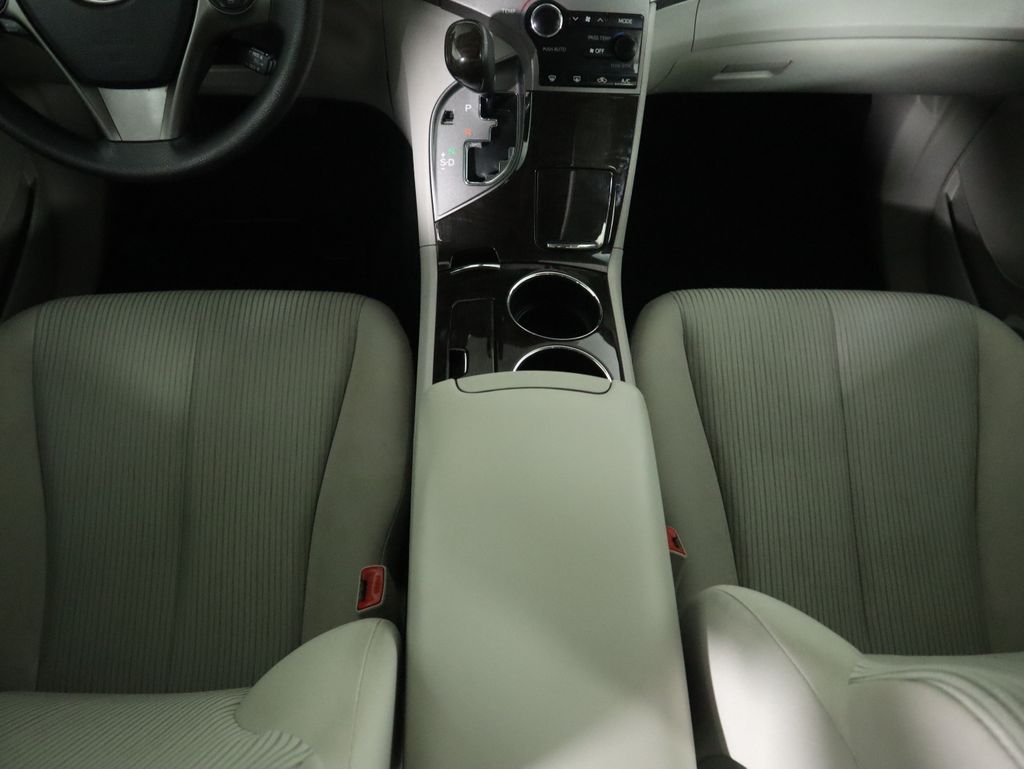 Thumbnail: 2015 Toyota Venza - 16