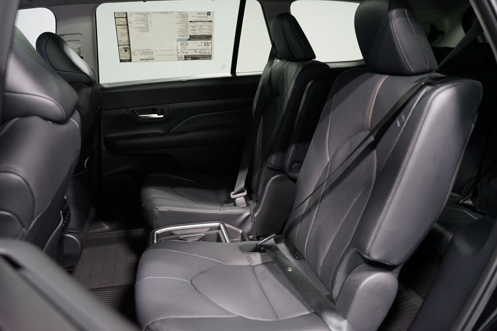 Thumbnail: 2026 Toyota Grand Highlander - 30