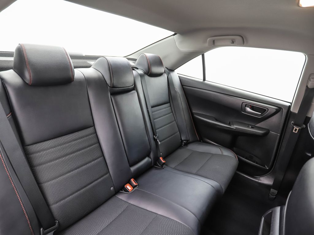 Thumbnail: 2016 Toyota Camry - 25
