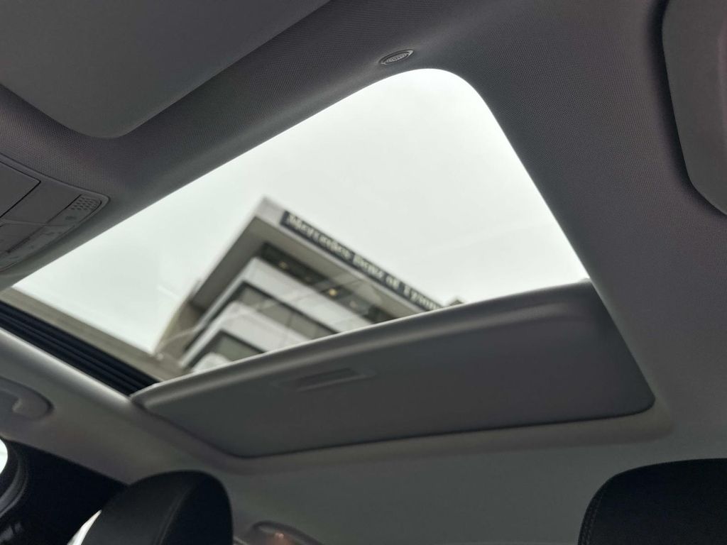 Thumbnail: 2023 Mercedes-Benz E-Class - 19