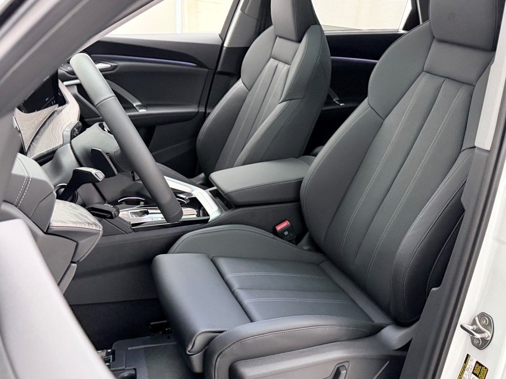 Thumbnail: 2025 Audi Q5 - 29