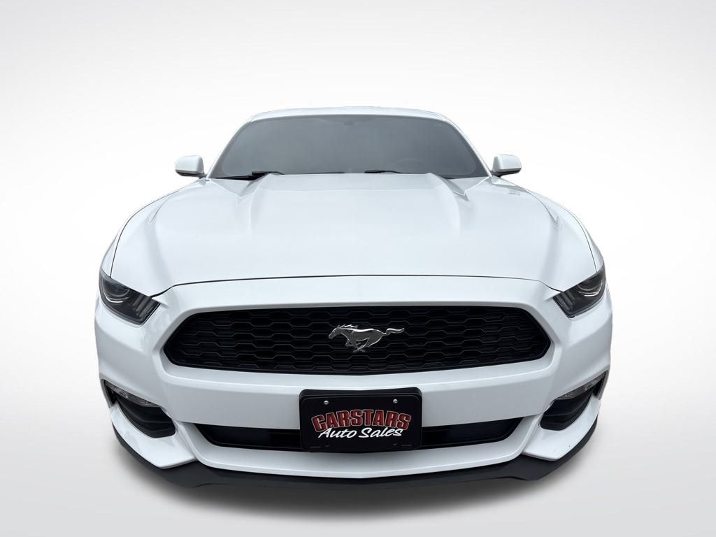 2017 Oxford White Ford Mustang V6 RWD Coupe