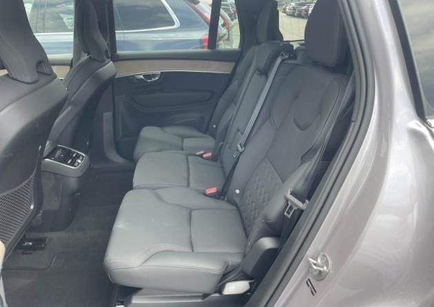 Certified Used 2026 Silver Volvo B6 Plus 7-Seater image 11