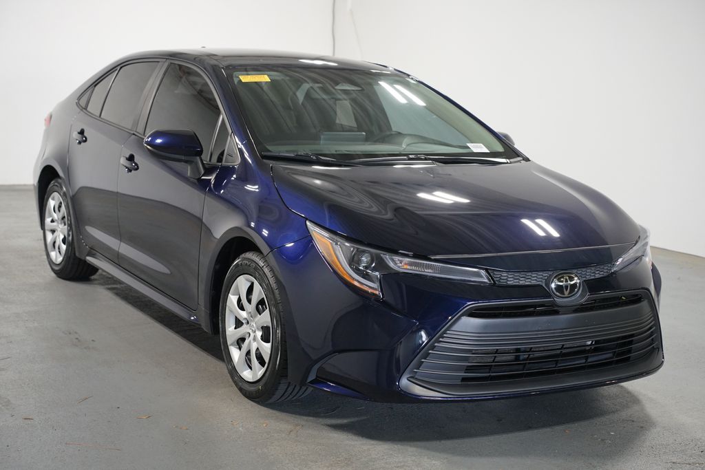 Thumbnail: 2023 Toyota Corolla - 3