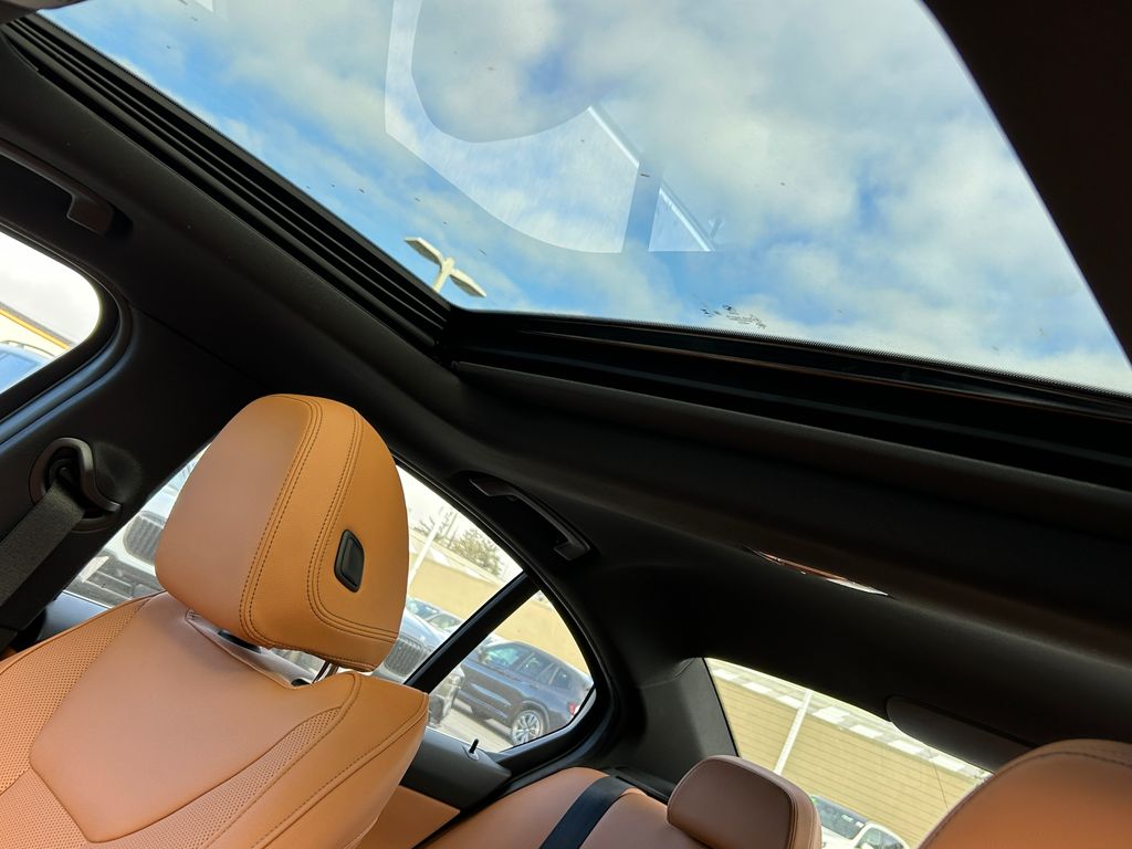 Thumbnail: 2026 BMW 3 Series - 16