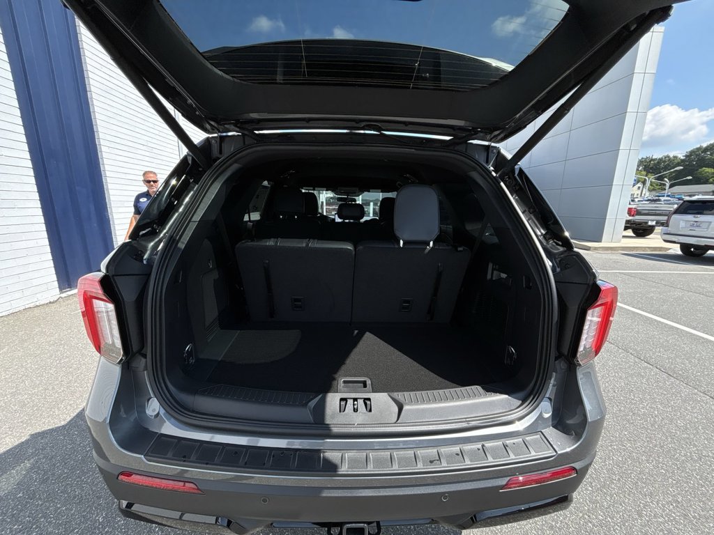 New 2026 Carbonized Gray Metallic Ford ST-Line image 20