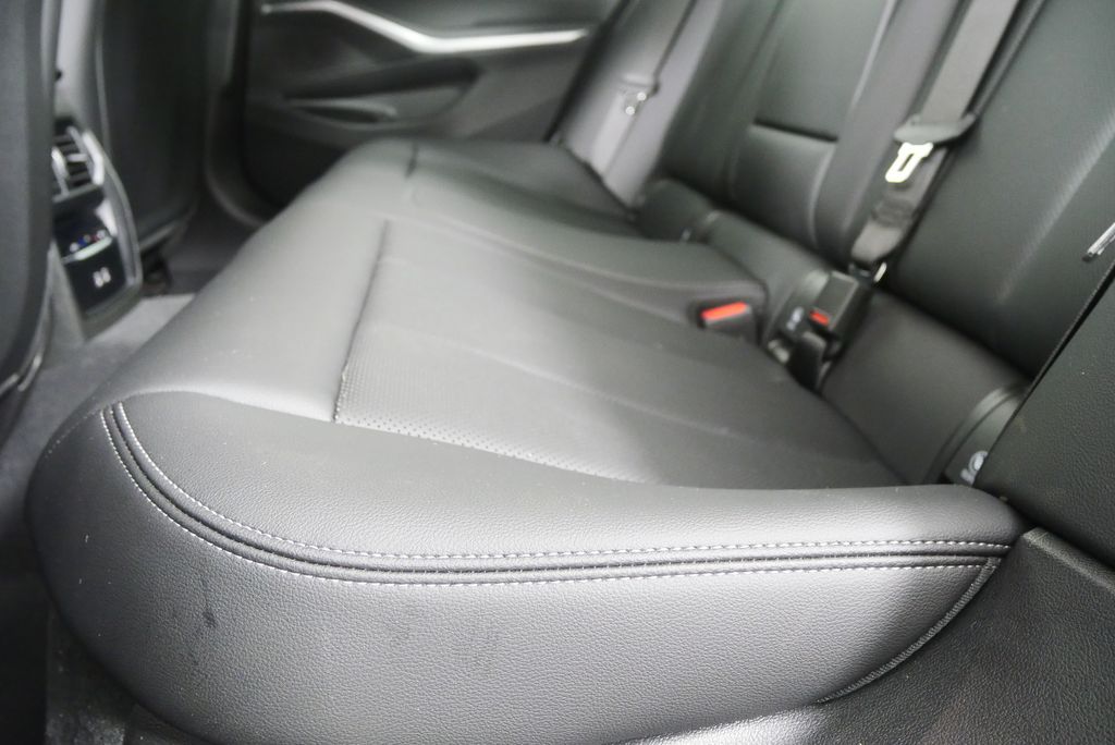 Thumbnail: 2025 BMW 3 Series - 15