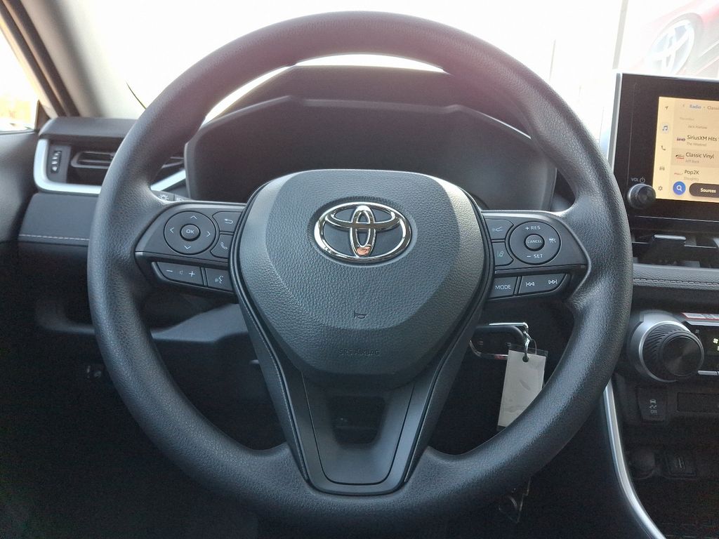 2025 Toyota RAV4 LE 13