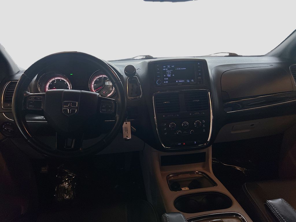 Used 2019 Gray Dodge SXT image 21