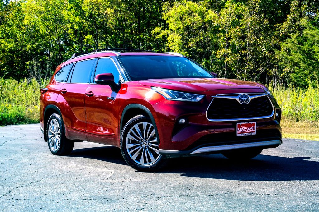 Used Car 2021 Toyota Highlander Hybrid  Platinum For Sale Under $35,000 In Taylor, Texas