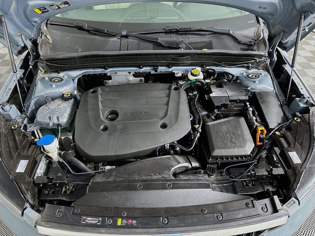 Thumbnail: 2023 Volvo XC40 - 30